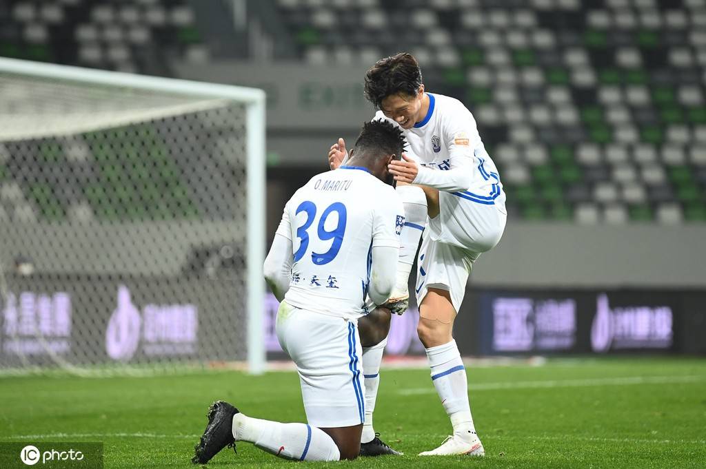 跆拳道半决赛焦点战:荆楚雄狮队大胜雪域雷豹队,外线火力全开。赛后更衣室沸腾(2024全国跆拳道锦标赛第四站直播) 跆拳道半决赛焦点战:荆楚雄狮队大胜雪域雷豹队,外线火力全开。赛后更衣室沸腾(2024全国跆拳道锦标赛第四站直播)