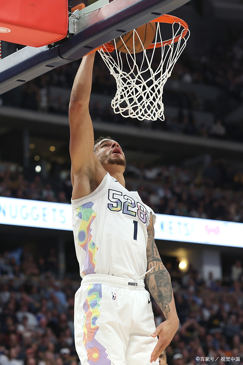 转折点布莱顿复出首秀，NBA季后赛冲刺阶段攻防权衡，气氛紧张，阵容厚度经受考验的简单介绍