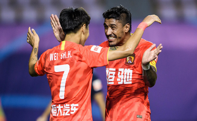 关于转会期中超传出新动向；皇家社会队长鼓劲；管理层表态：质疑声仍在；高层口径保持一致的信息