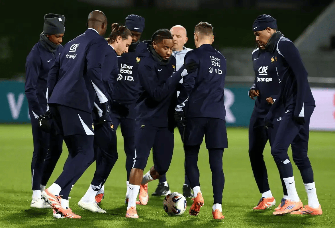 包含今晚法国杯焦点战,马德里竞技主帅复盘,更衣室稳定,阵容厚度经受考验的词条 包含今晚法国杯焦点战,马德里竞技主帅复盘,更衣室稳定,阵容厚度经受考验的词条