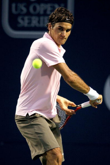 费德勒在加拿大队比赛中惊险取胜，关键助攻引发热议！的简单介绍