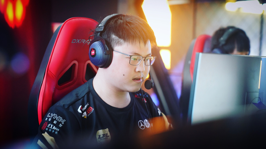 Uzi巅峰对决，Ning与80激战FPX分钟，精彩发挥胜负难料！的简单介绍